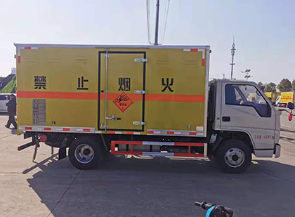 老街街道爆破器材运输车工人安全操作规范与智能技术保障